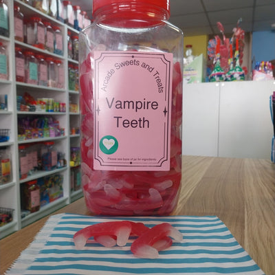 Vampire Teeth - Strawberry flavour jelly sweets shaped like Dracula/vampire teeth