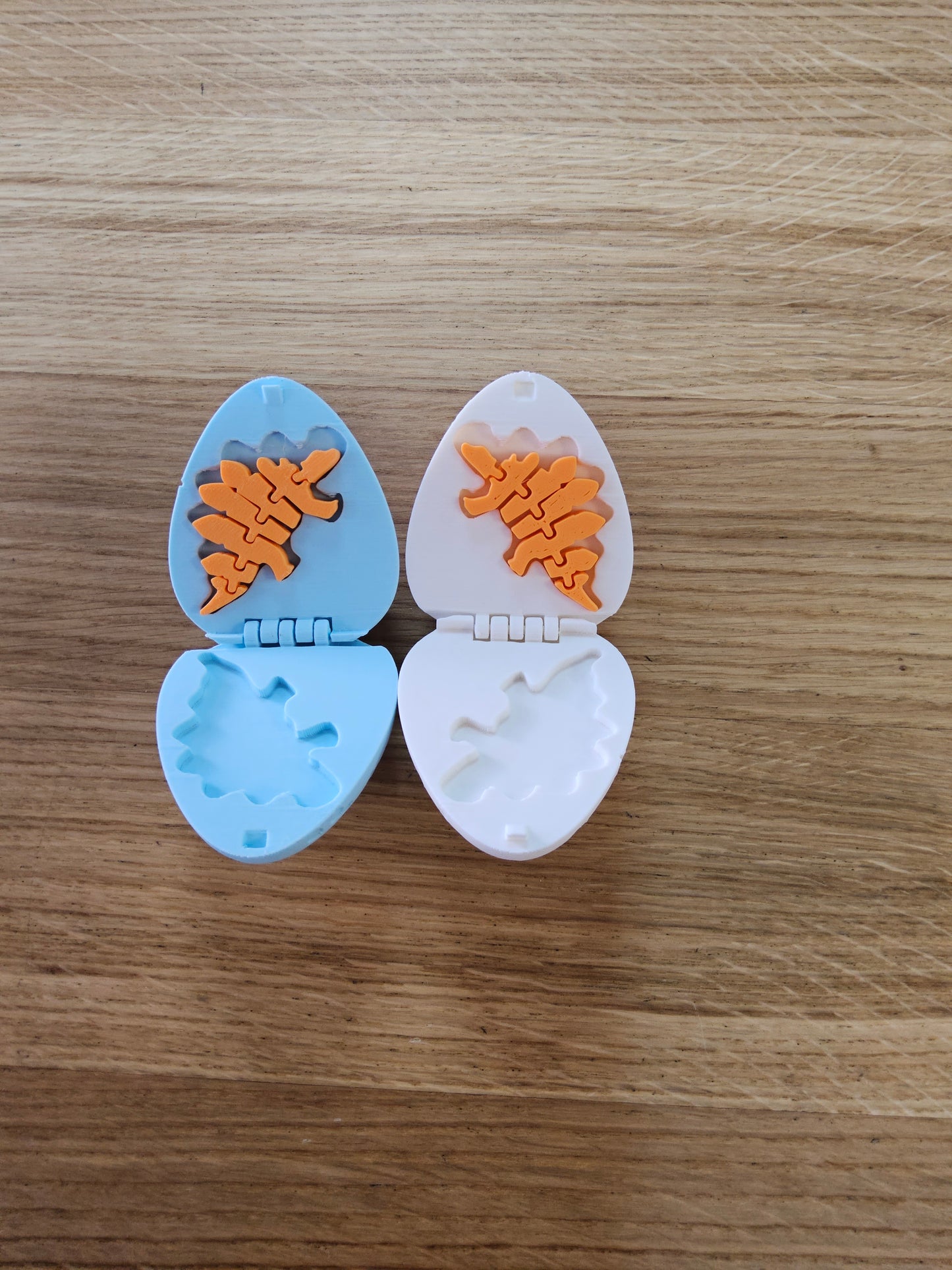 3d Printed Dinosaur Egg with a Stegosaurus inside
