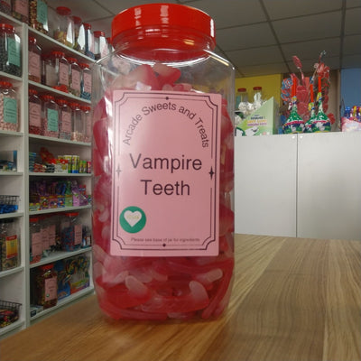 Vampire Teeth - Strawberry flavour jelly sweets shaped like Dracula/vampire teeth